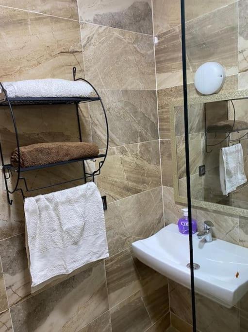 Appart Luxueux Securise Parking 10 Min Medina Fes Ngoại thất bức ảnh